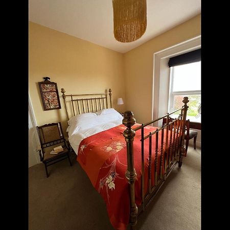 Unique Townhouse With Large Garden Down To The Sea Villa Killough Eksteriør billede