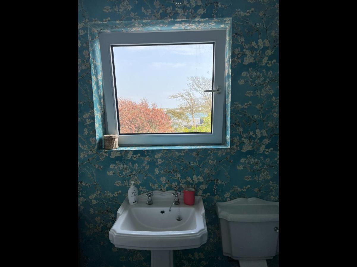 Unique Townhouse With Large Garden Down To The Sea Villa Killough Eksteriør billede