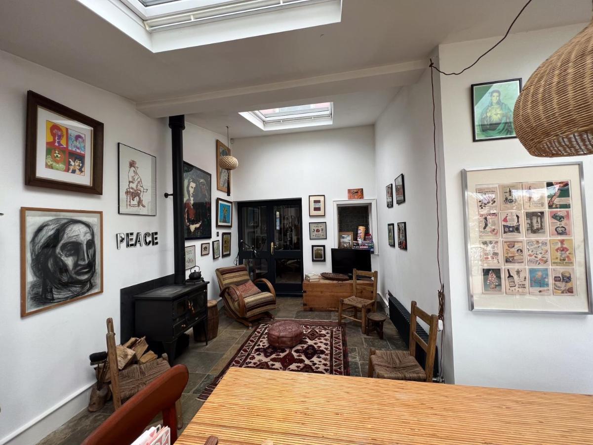 Unique Townhouse With Large Garden Down To The Sea Villa Killough Eksteriør billede