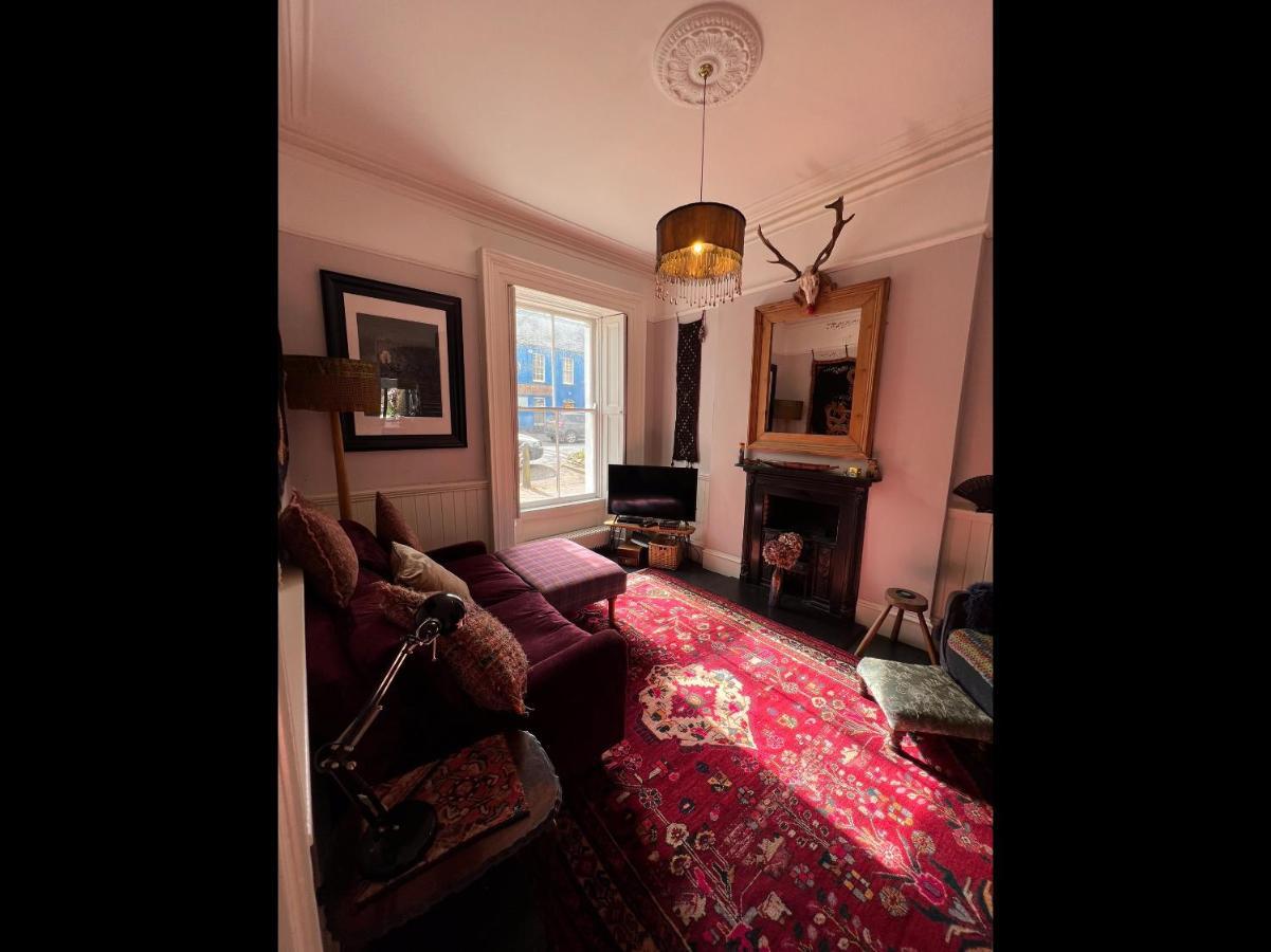 Unique Townhouse With Large Garden Down To The Sea Villa Killough Eksteriør billede