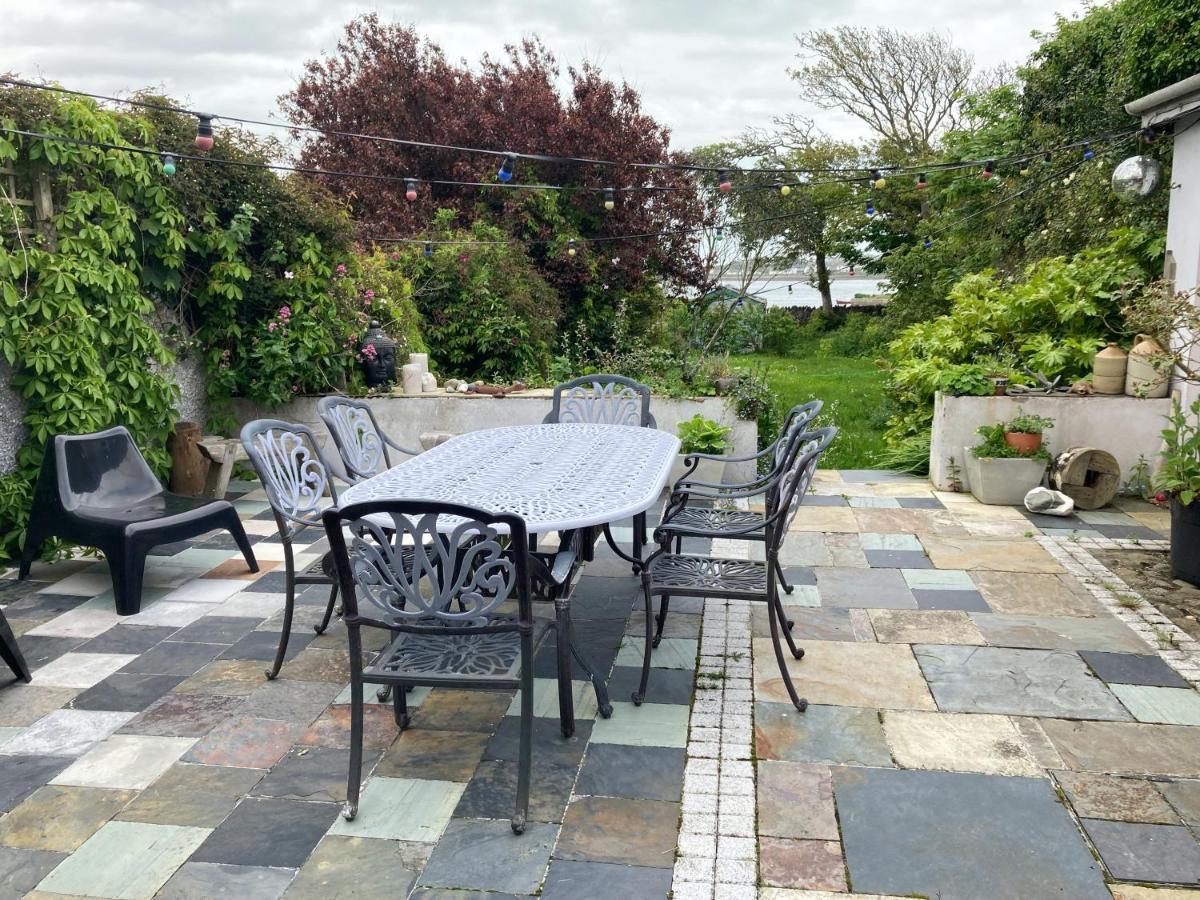 Unique Townhouse With Large Garden Down To The Sea Villa Killough Eksteriør billede